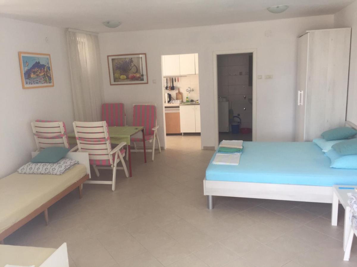 Apartment Perla - 150M From The Sea Novi Vinodolski Εξωτερικό φωτογραφία